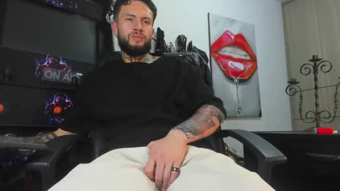 Snapshot of master_steven_01 chatting on 12.12.24 steven online show from 12.12.24