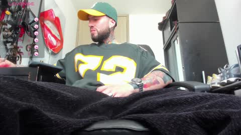 Snapshot of master_steven_01 chatting on 01.09.25 steven online show from 01.09.25