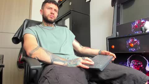 Snapshot of master_steven_01 chatting on 02.28.25 steven online show from 02.28.25