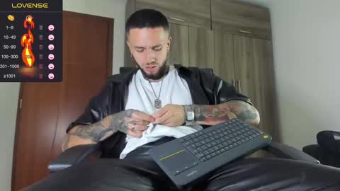 Snapshot of master_steven_01 chatting on 09.15.25 steven online show from 09.15.25