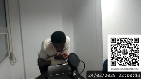 Snapshot of masterdomfuck chatting on 02.25.25 Masterdomfuck online show from 02.25.25