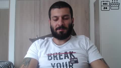 Snapshot of masterofinfatuation chatting on 12.17.24   online show from 12.17.24