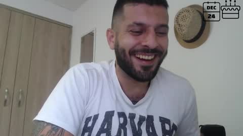 Snapshot of masterofinfatuation chatting on 12.21.24   online show from 12.21.24