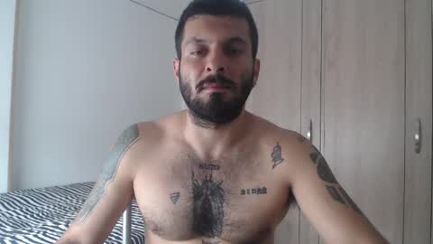 Snapshot of masterofinfatuation chatting on 01.11.25   online show from 01.11.25