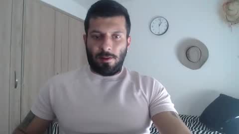 Snapshot of masterofinfatuation chatting on 01.19.25   online show from 01.19.25