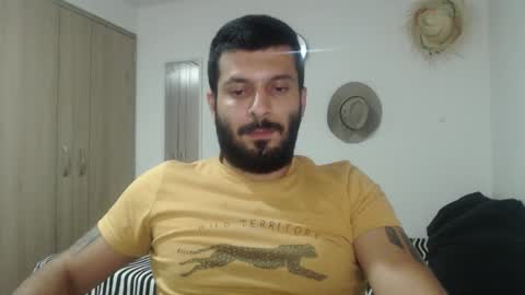 Snapshot of masterofinfatuation chatting on 01.22.25   online show from 01.22.25