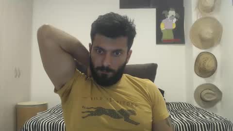 Snapshot of masterofinfatuation chatting on 03.04.25   online show from 03.04.25