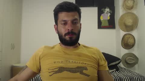 Snapshot of masterofinfatuation chatting on 03.05.25   online show from 03.05.25