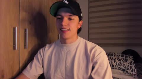 Snapshot of mastrangelo_x chatting on 09.26.25 mastrangelo_x online show from 09.26.25