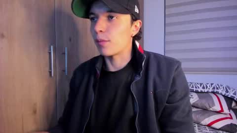 Snapshot of mastrangelo_x chatting on 10.03.25 mastrangelo_x online show from 10.03.25