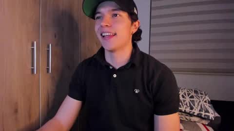 Snapshot of mastrangelo_x chatting on 10.23.25 mastrangelo_x online show from 10.23.25