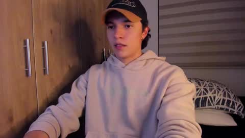 Snapshot of mastrangelo_x chatting on 10.27.25 mastrangelo_x online show from 10.27.25