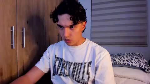 Snapshot of mastrangelo_x chatting on 11.06.25 mastrangelo_x online show from 11.06.25