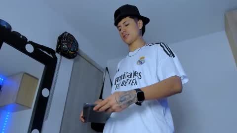 mateo_escobar online show from 09.11.25