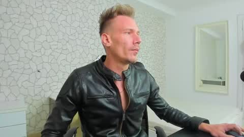 Snapshot of mateobenjamin chatting on 12.02.24 MateoBenjamin online show from 12.02.24