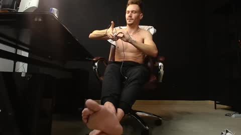 Snapshot of mateobenjamin chatting on 01.14.25 MateoBenjamin online show from 01.14.25
