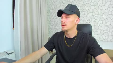 Snapshot of mateobenjamin chatting on 01.20.25 MateoBenjamin online show from 01.20.25