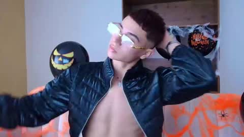 Snapshot of matheomontclair chatting on 10.24.25 Matheo Montclair online show from 10.24.25