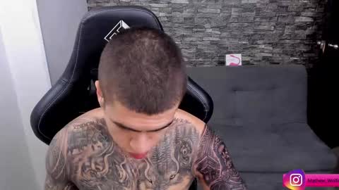 Snapshot of mathew_wolf4 chatting on 10.04.25 Mathew Independent model online show from 10.04.25