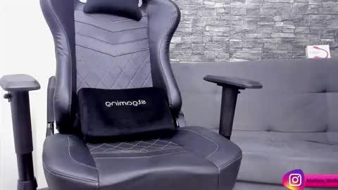 Snapshot of mathew_wolf4 chatting on 10.07.25 Mathew Independent model online show from 10.07.25