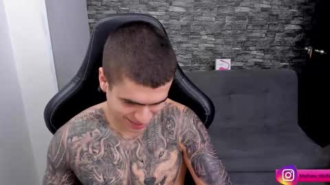 Snapshot of mathew_wolf4 chatting on 10.11.25 Mathew Independent model online show from 10.11.25