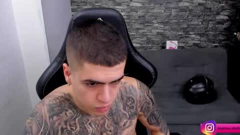 Snapshot of mathew_wolf4 chatting on 10.15.25 Mathew Independent model online show from 10.15.25