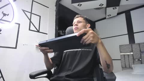 MathewSanz  online show from 04.04.26