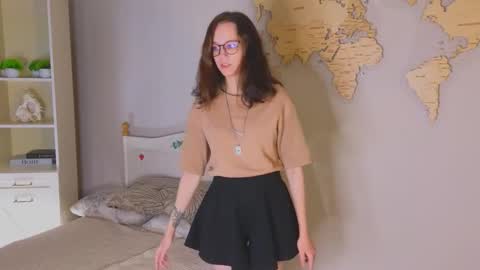 Snapshot of mathildesephton chatting on 10.23.25 mathildesephton online show from 10.23.25