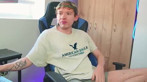 Snapshot of mathwx_ chatting on 10.24.25 Alejandro Alex online show from 10.24.25