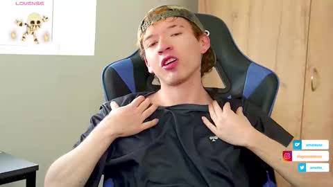 Snapshot of mathwx_ chatting on 10.30.25 Alejandro Alex online show from 10.30.25