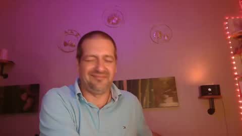 Snapshot of matrike1 chatting on 02.14.25 matrike1 online show from 02.14.25