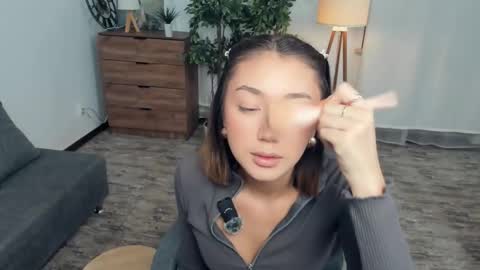 Kate online show from 11.17.25