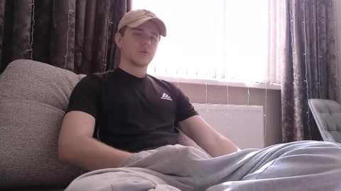 Snapshot of matt_aniston chatting on 03.08.25 Matt online show from 03.08.25