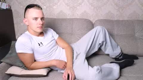 Snapshot of matt_aniston chatting on 09.13.25 Matt online show from 09.13.25