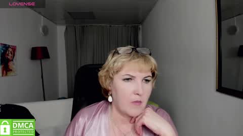 Lana online show from 12.21.24