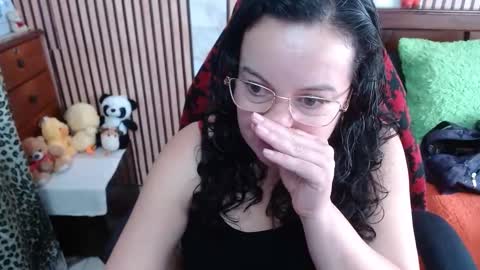 Snapshot of mature_wolf chatting on 10.08.25 Sonia online show from 10.08.25