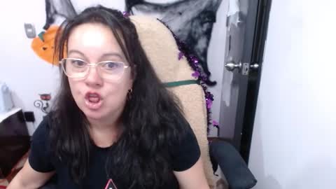 Snapshot of mature_wolf chatting on 11.02.25 Sonia online show from 11.02.25