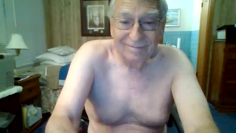 Snapshot of maturecouple1954 chatting on 06.11.26 SXECPL55 at G mail Dot Com online show from 06.11.26