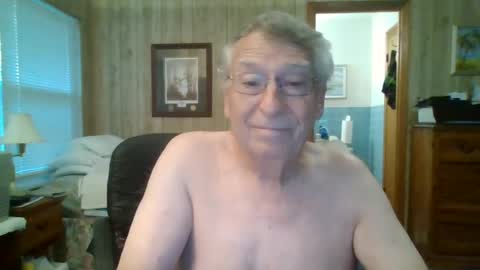 Snapshot of maturecouple1954 chatting on 07.16.26 SXECPL55 at G mail Dot Com online show from 07.16.26