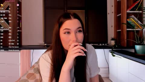 Snapshot of mauddenmon chatting on 09.08.25 Lucy online show from 09.08.25
