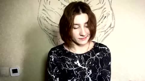 Mari online show from 11.21.25