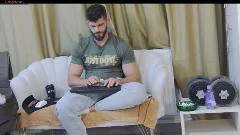 mauro_real_man online show from 10.25.25