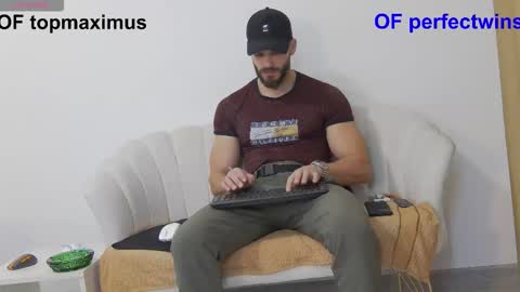 mauro_real_man online show from 11.25.25