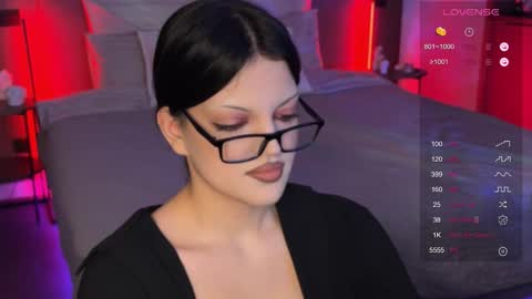 Mavis online show from 12.15.25