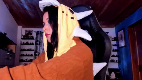 Hilary online show from 11.03.25