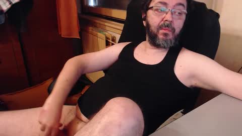 Max online show from 10.18.25