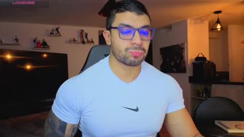 Snapshot of max_cooper17 chatting on 11.14.25 Max online show from 11.14.25