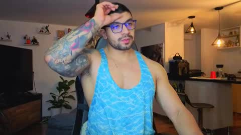 Snapshot of max_cooper17 chatting on 11.18.25 Max online show from 11.18.25