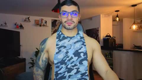 Snapshot of max_cooper17 chatting on 11.19.25 Max online show from 11.19.25