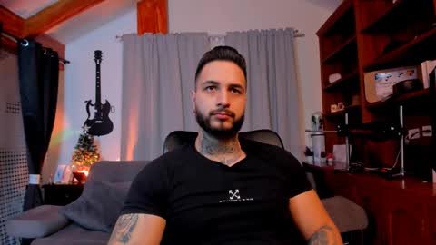 Snapshot of max_dic1 chatting on 12.21.24 max D. online show from 12.21.24